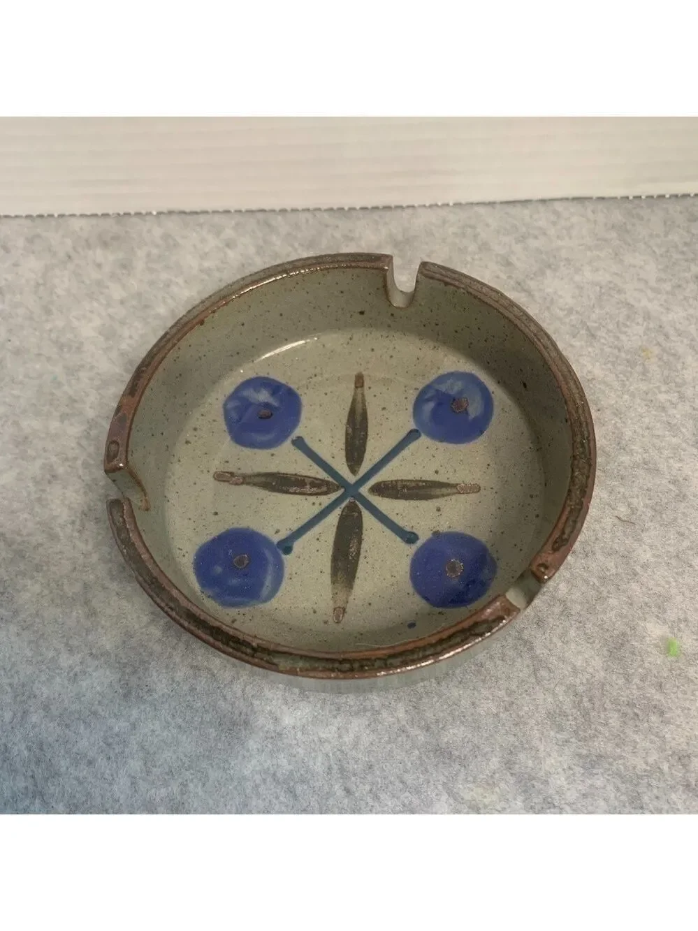 Vintage Handmade Glazed Stoneware Pottery Ashtray Floral Plant Garden Motif 10”.